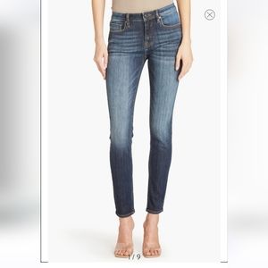 Stretch Vigoss skinny jeans with dark wash
